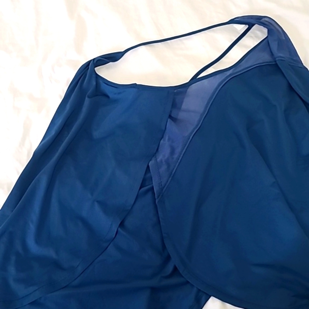 Under Armour Workout/Sports Top - Picture 5 of 5